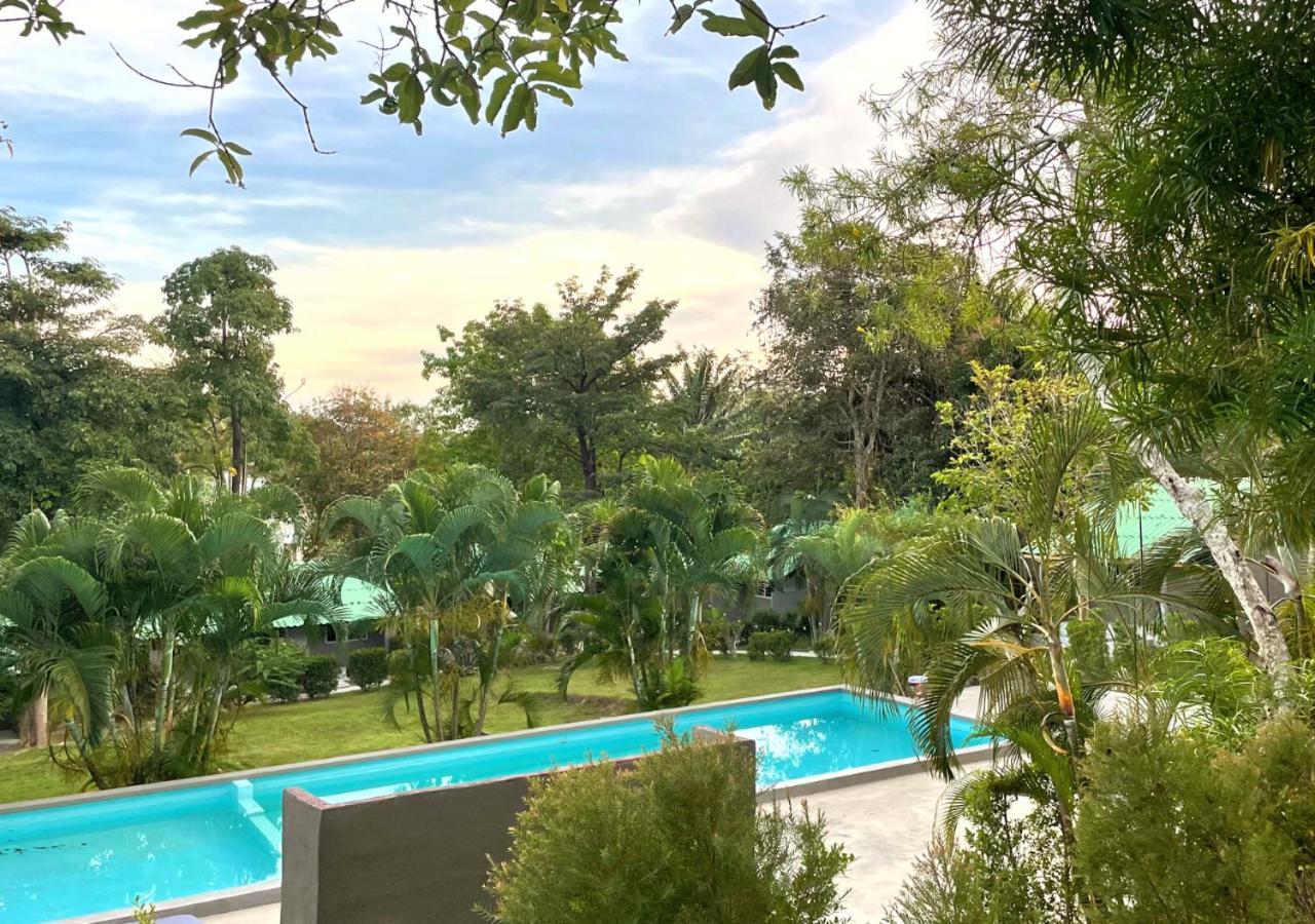 Siam Flora Resort Ko Lanta Esterno foto