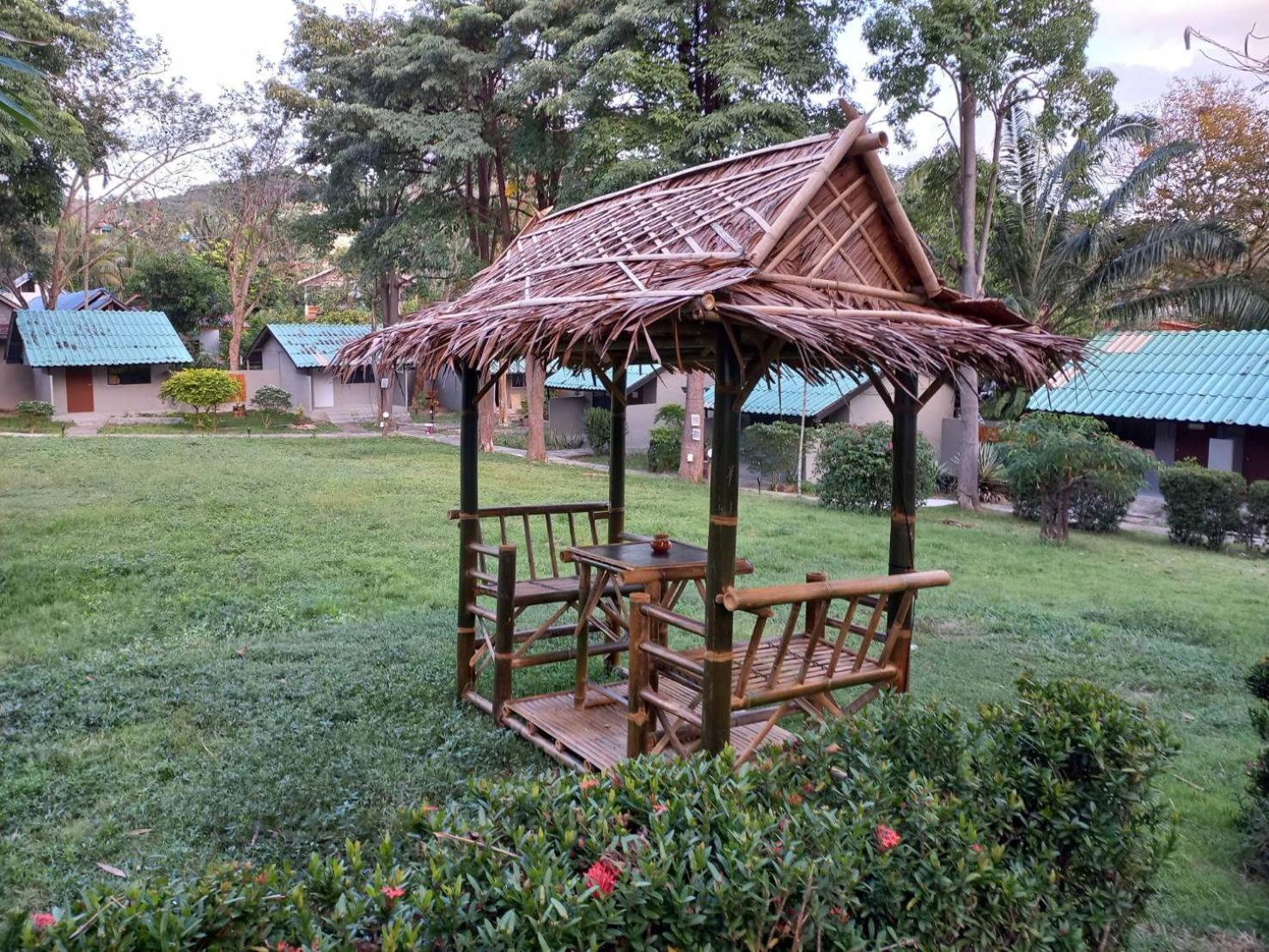 Siam Flora Resort Ko Lanta Esterno foto